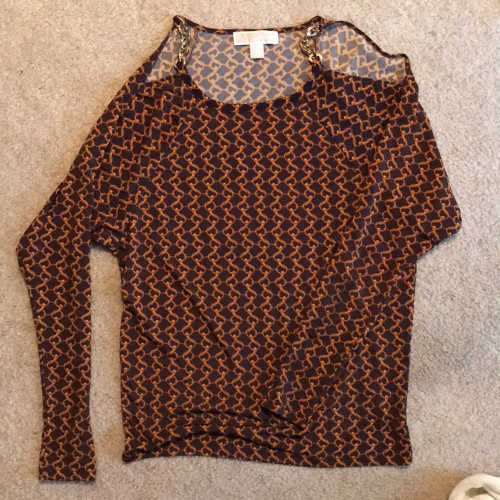 Cold shoulder top